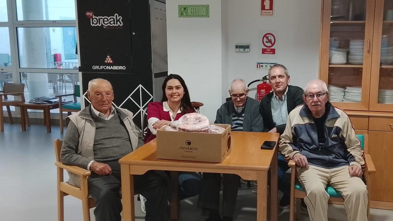 Lar da Santa Casa recebe tradicional "Borrego da Páscoa"